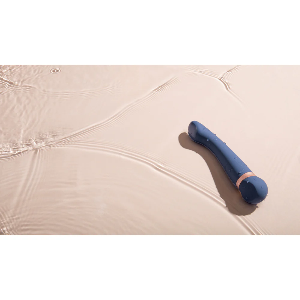 Deia The Hot & Cold Temperature-Changing G-Spot Massager Silicone Blue - Image 7